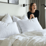 dì addio ai cuscini classici! il 2 in 1 di ikea a 25 euro trasforma il tuo letto con uno stile da hotel di lusso.