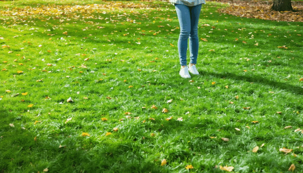 scopri come mantenere il prato fitto e sano tutto l'inverno evitando questo errore comune in ottobre. consigli utili per un giardino rigoglioso e curato.